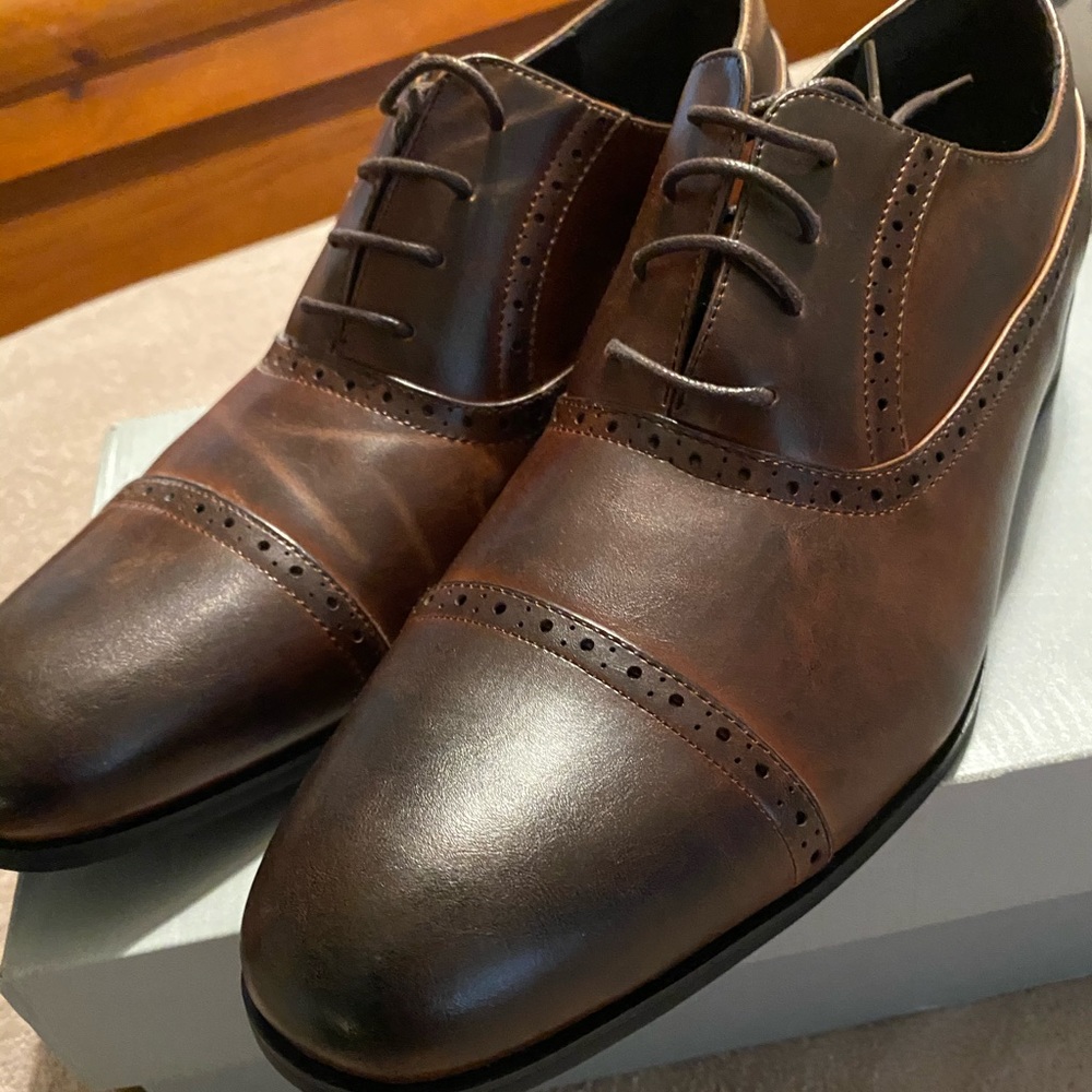 Men’s dress shoes